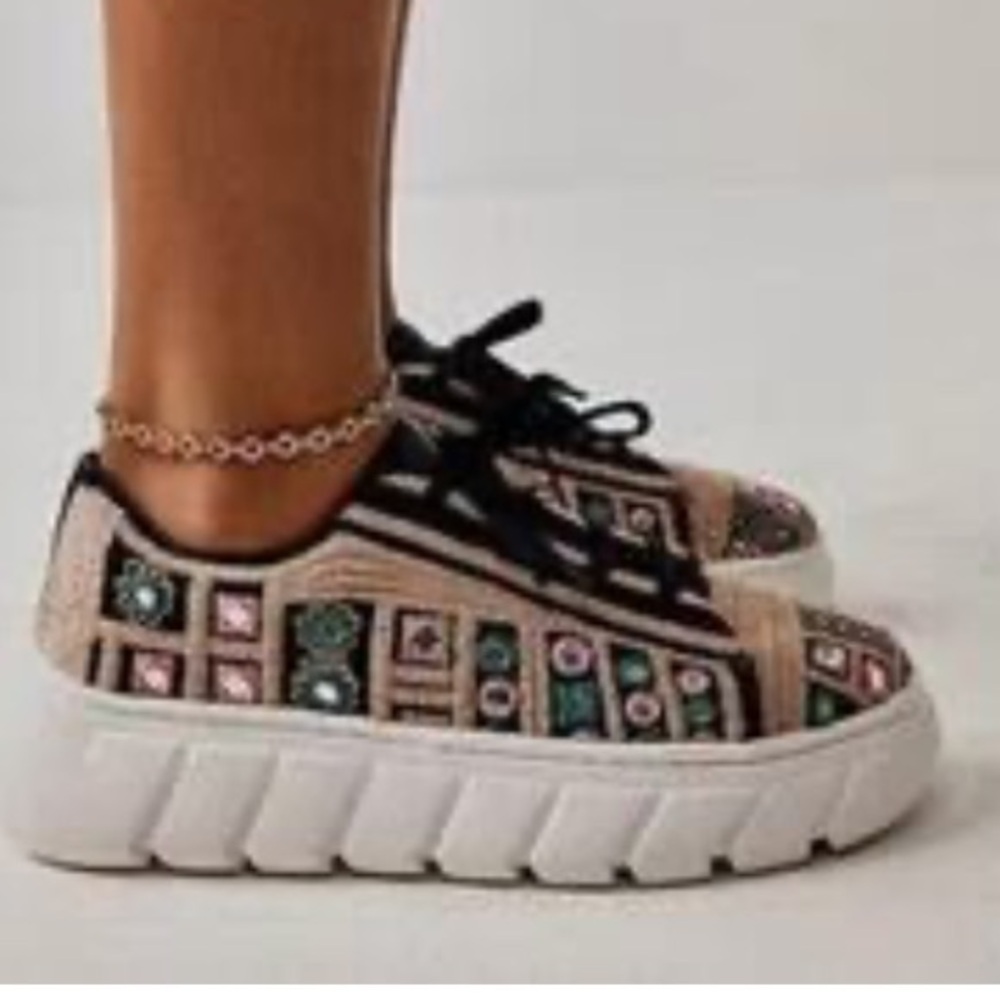 💕Free People Catch Me If You Can Crochet Platform Sneaker (Women) size39W/9-9.5W